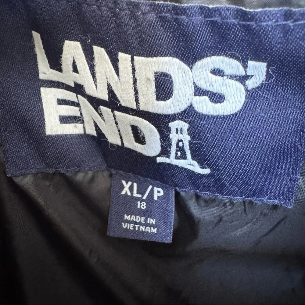 LANDS’ END Boys Size XL Black Puffer Goose Down Winter Coat